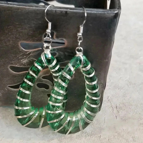 Handcrafted Retro 80s Statement Green Lucite Open Teardrop Wire Wrapped Earrings - Picture 2 of 5